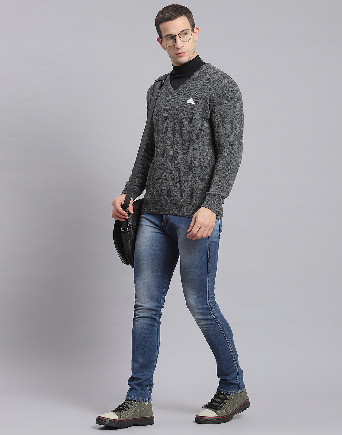 Men Grey Self Design V Neck Full Sleeve Sweater
