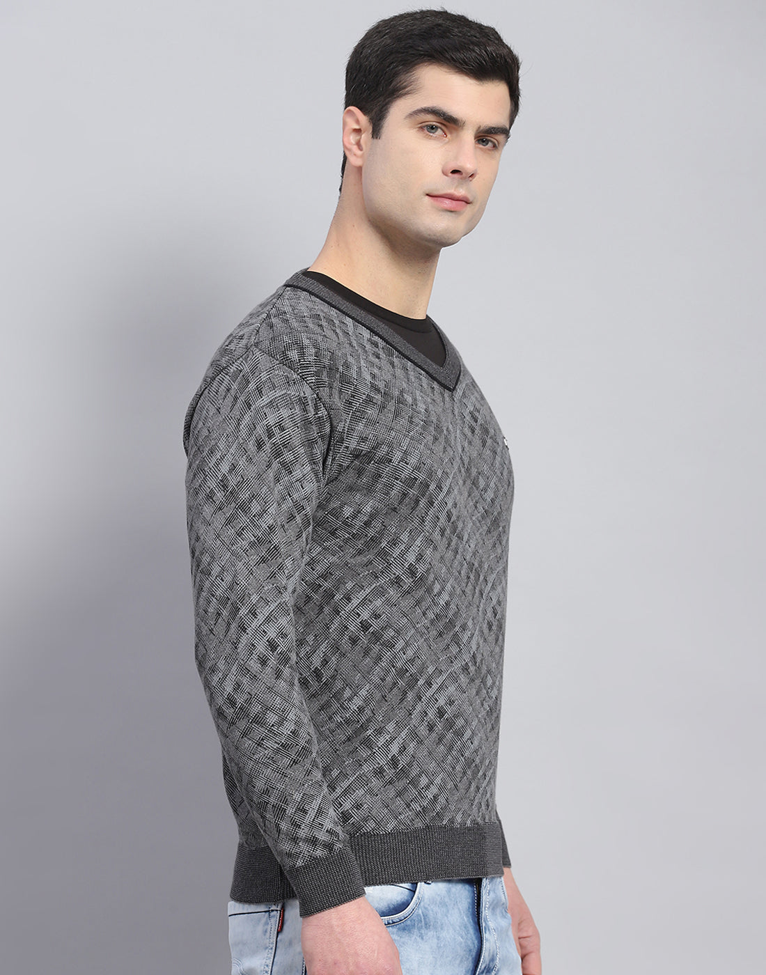 Men Grey Self Design V Neck Full Sleeve Pullover