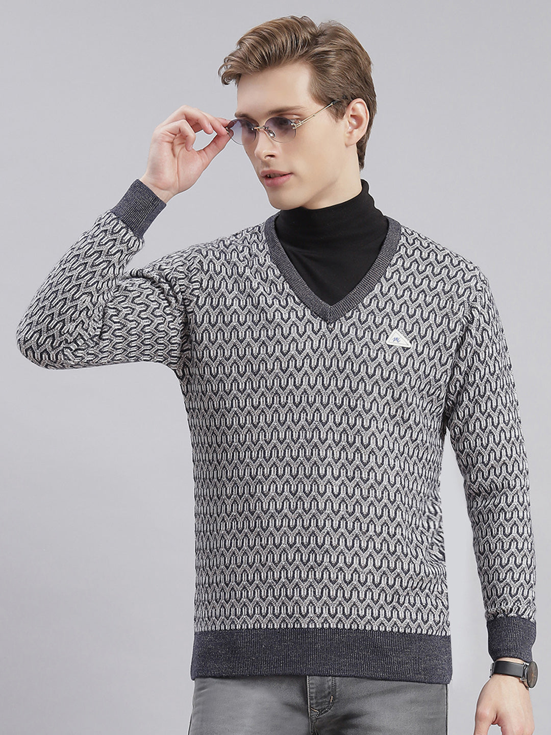 Men Grey Self Design V Neck Full Sleeve Sweaters/Pullovers