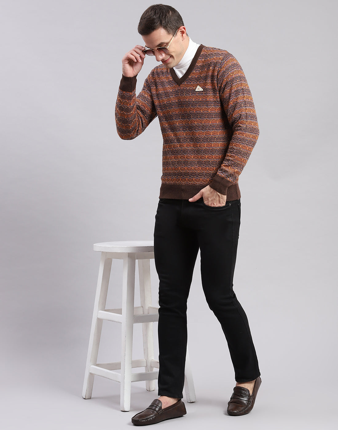 Men Brown Self Design V Neck Full Sleeve Sweaters/Pullovers