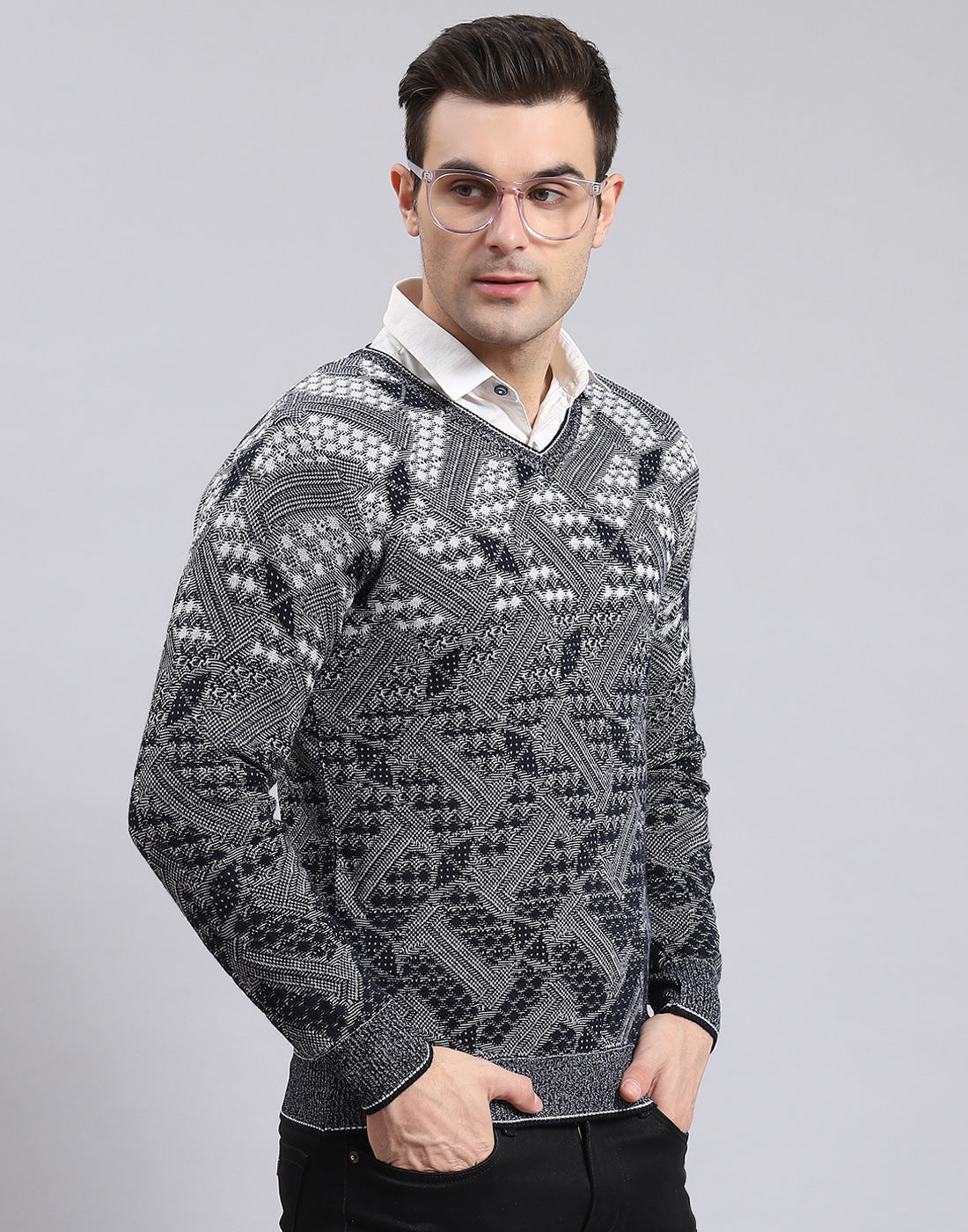 Men Grey Self Design V Neck Full Sleeve Sweater