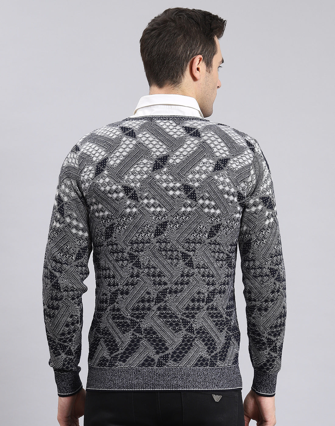 Men Grey Self Design V Neck Full Sleeve Sweater