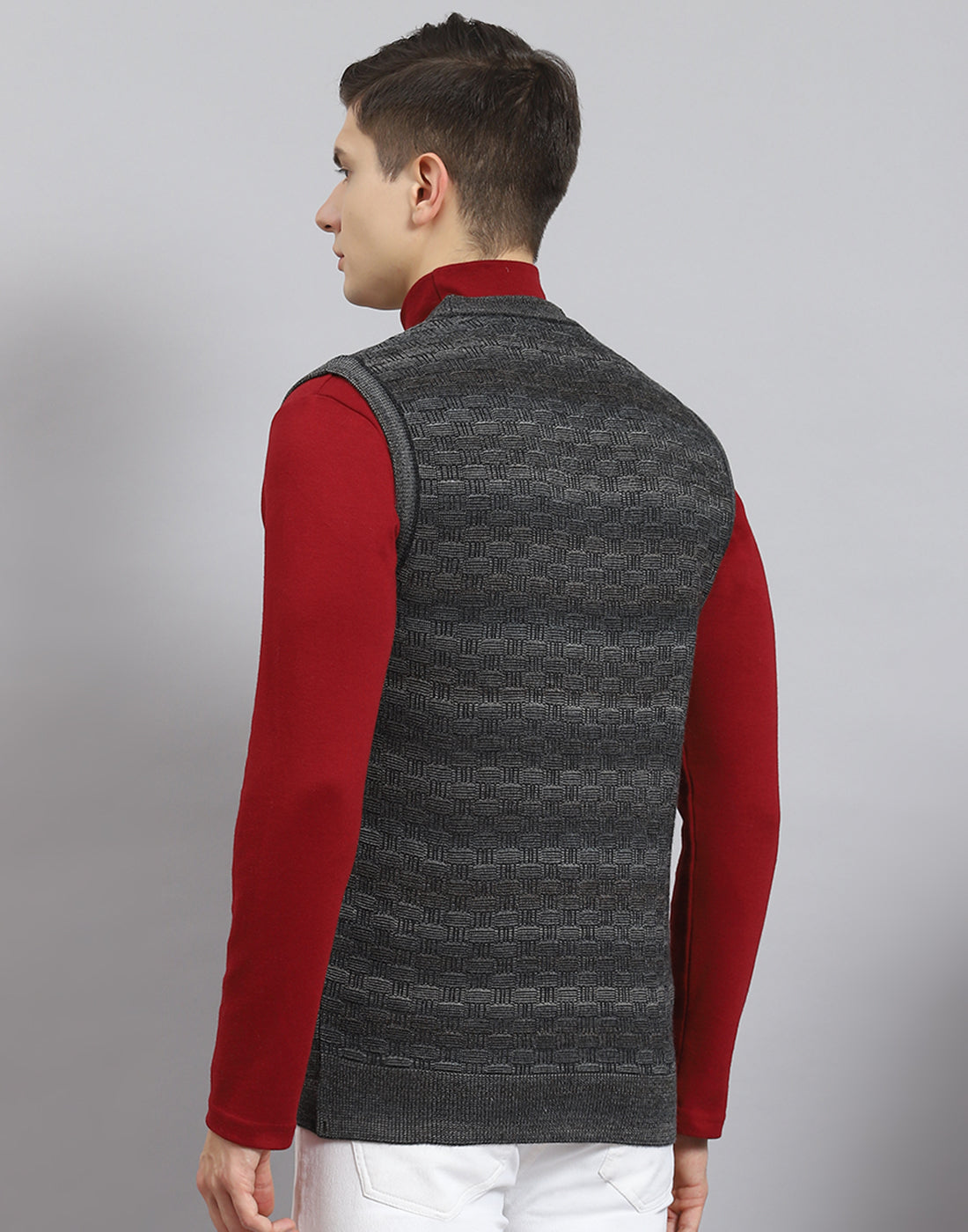Men Grey Self Design V Neck Sleeveless Sweater