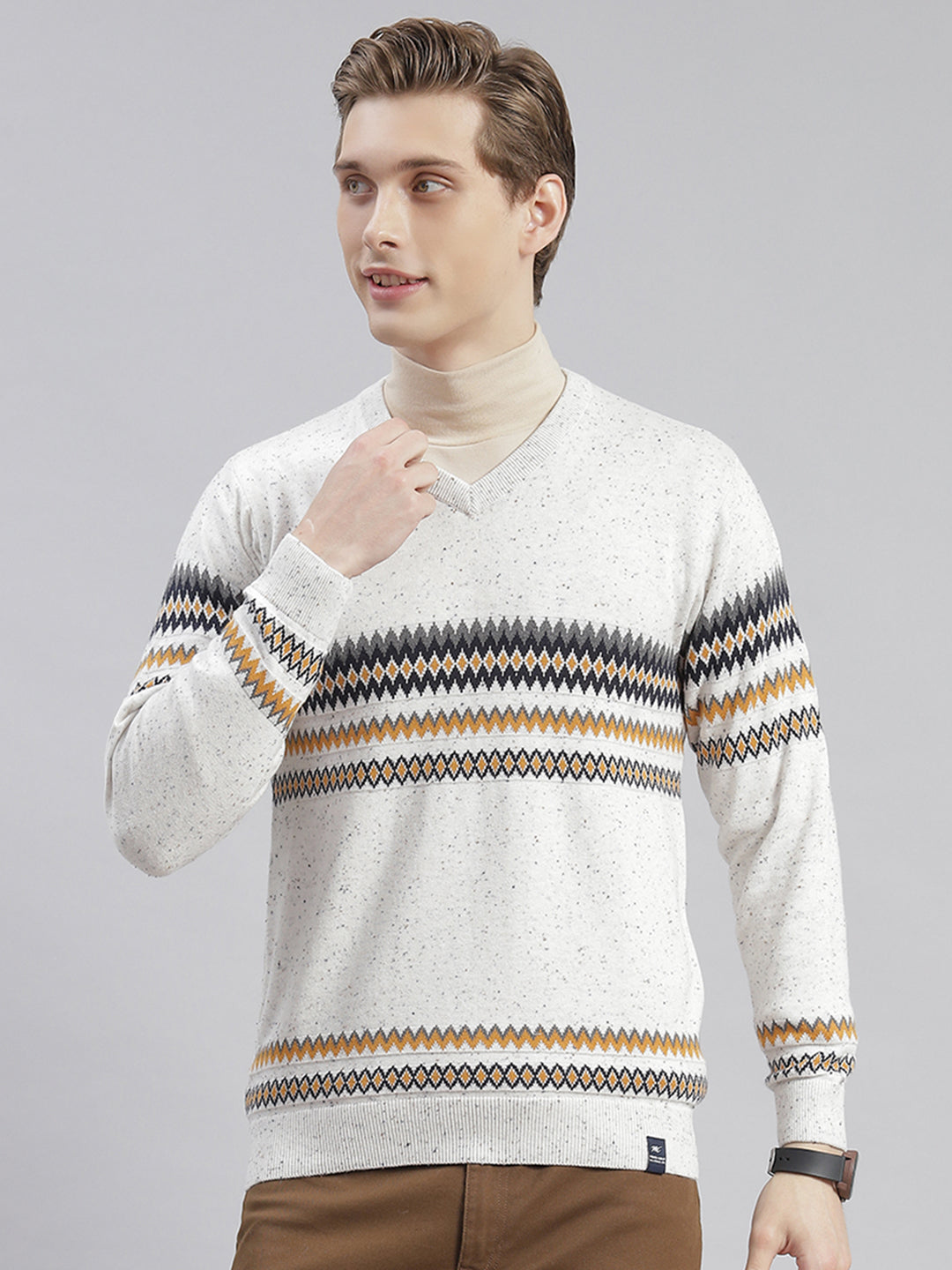 Men Off White Self Design V Neck Full Sleeve Sweaters/Pullovers