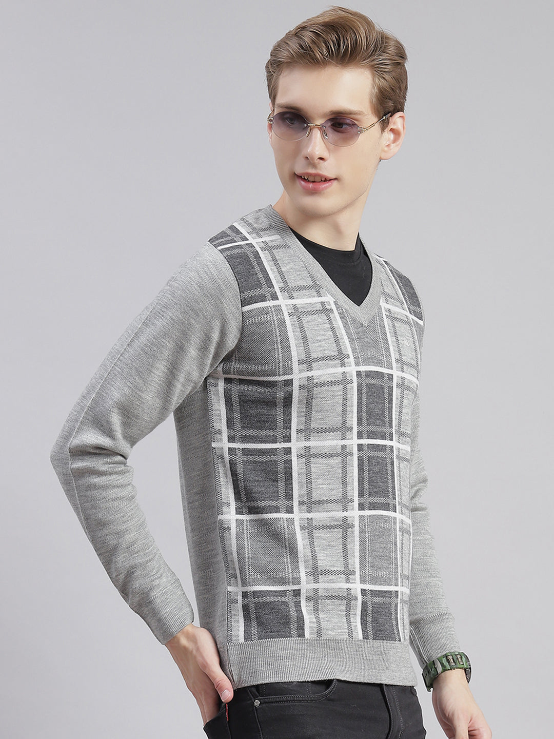 Men Grey Self Design V Neck Full Sleeve Sweaters/Pullovers