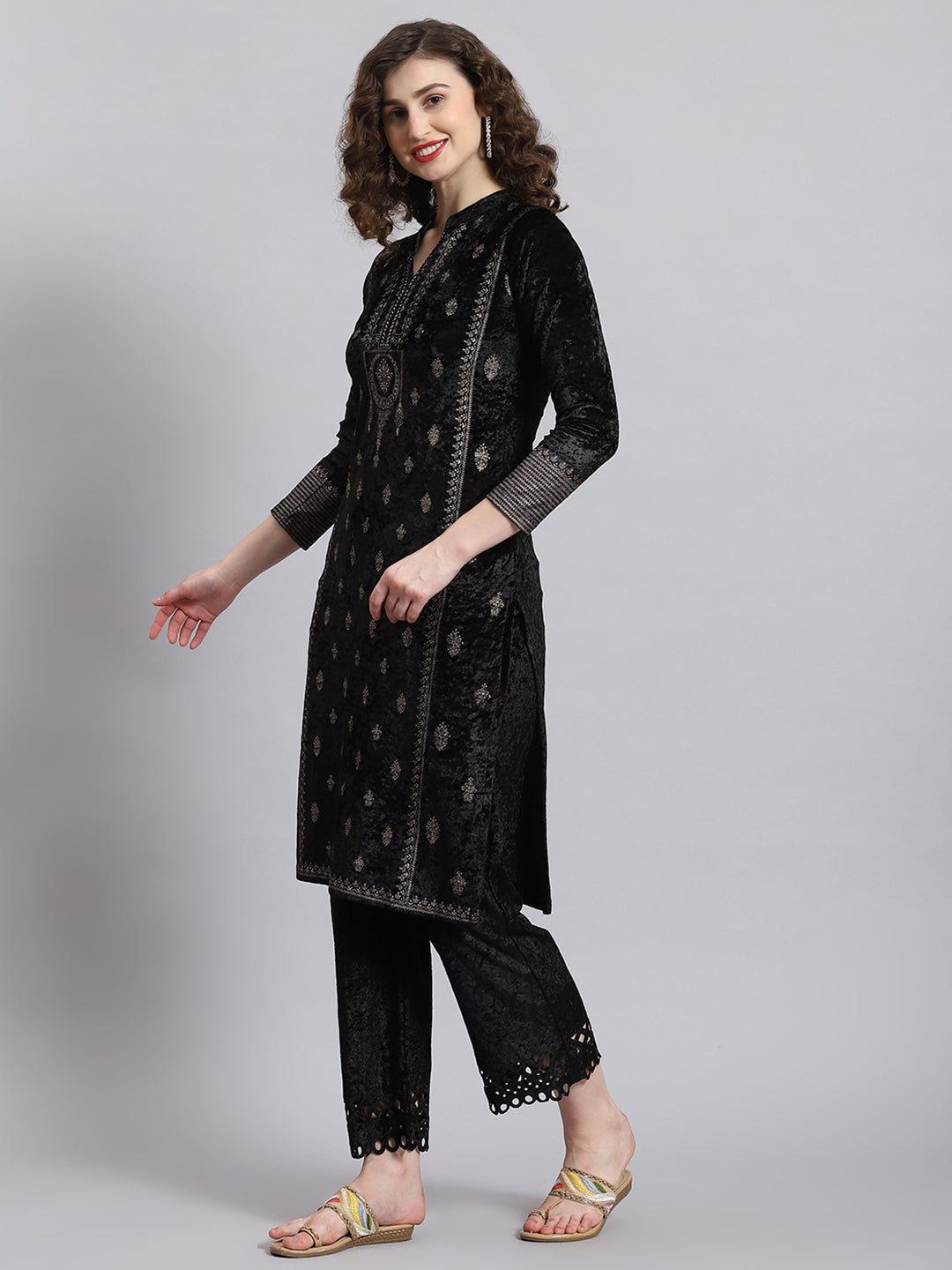 Women Black Solid Mandarin Collar Full Sleeve Kurtis Set