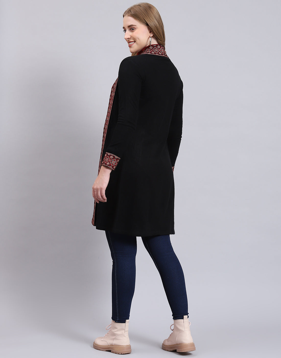 Women Black Self Design V Neck Full Sleeve Cardigan