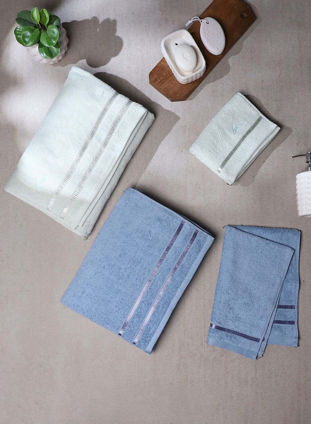 Blue & Green Cotton 525 GSM Towel Set Pack of 4 (2 Bath & 2 Hand Towels)