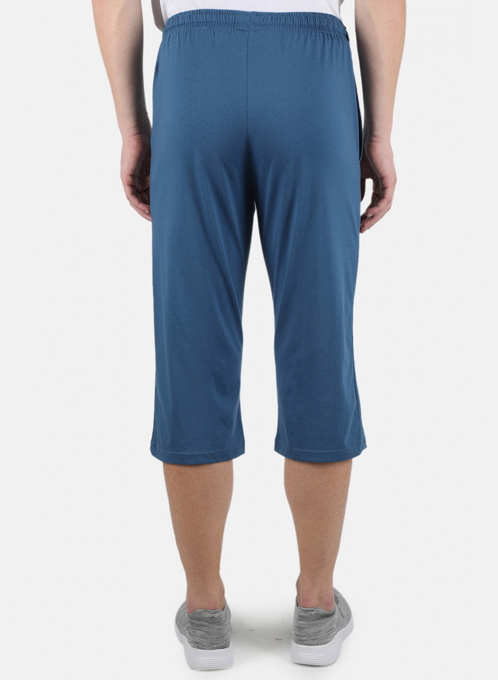 Men Blue Plain Capri
