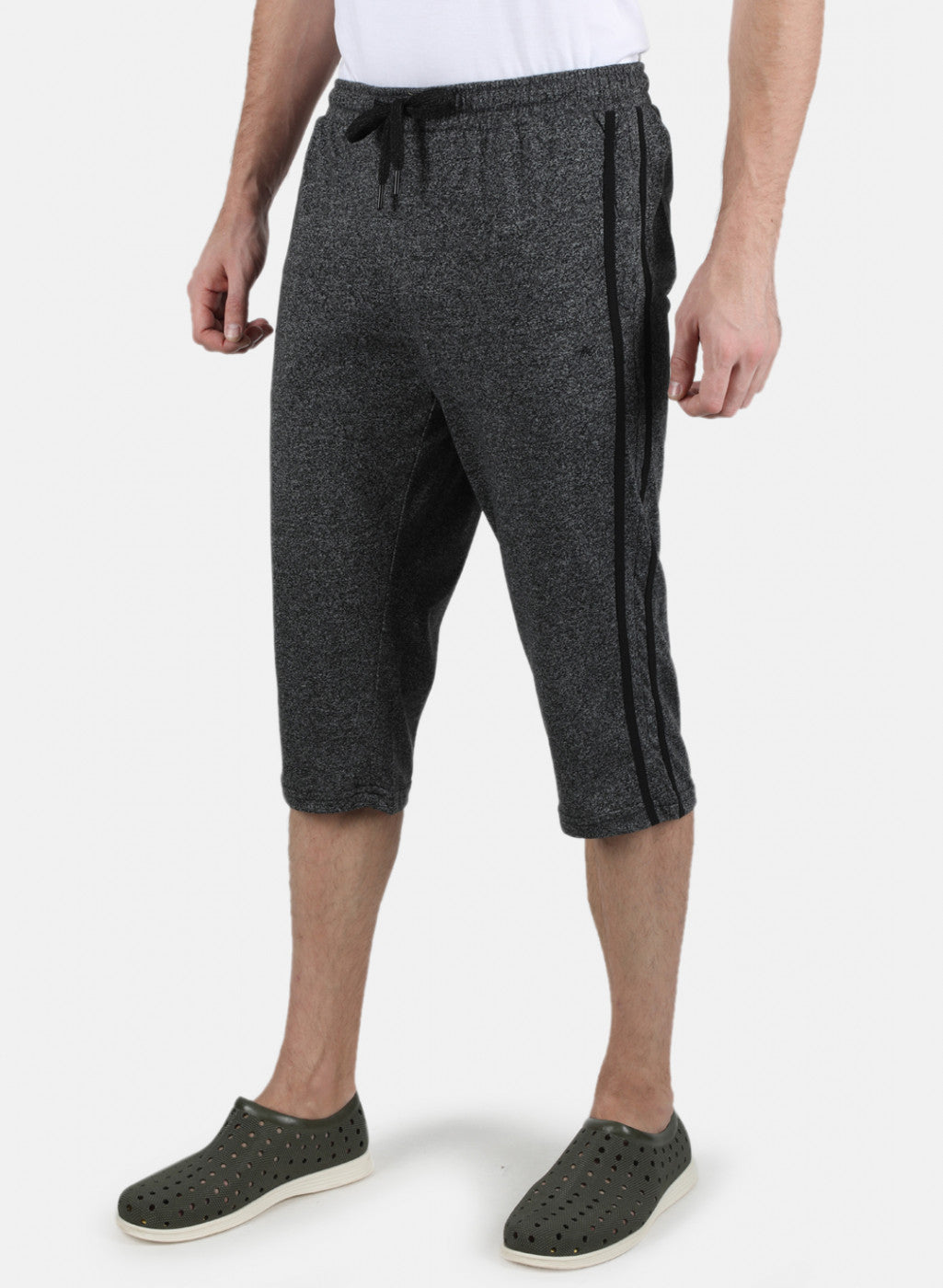 Men Black Plain Capri