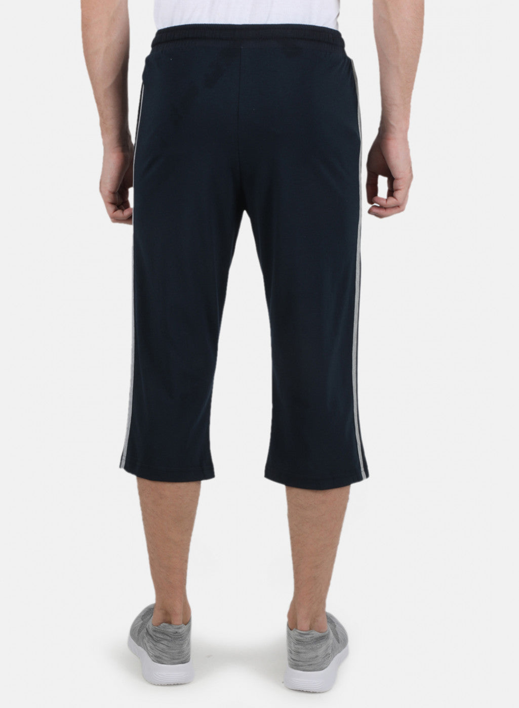Men NAvy Blue Plain Capri