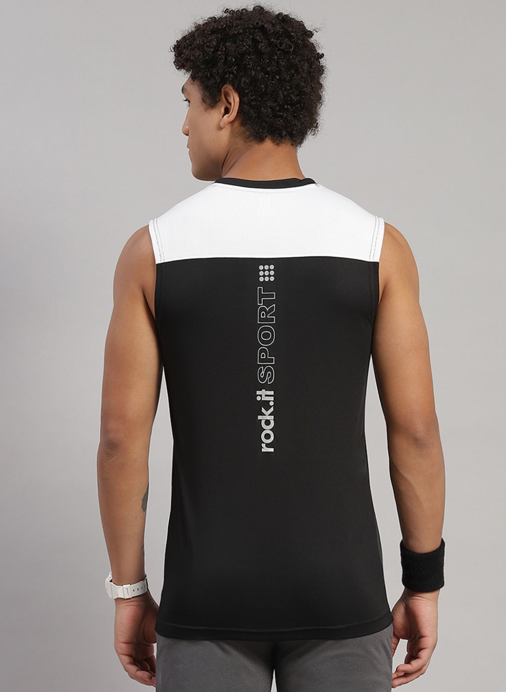 Rock.it Men Black Solid T-Shirt