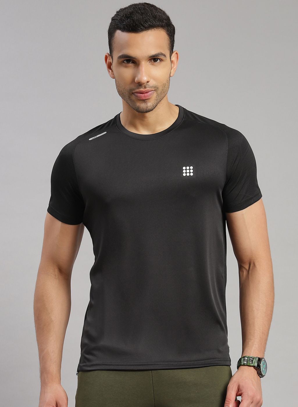 Men Black Solid T-Shirt