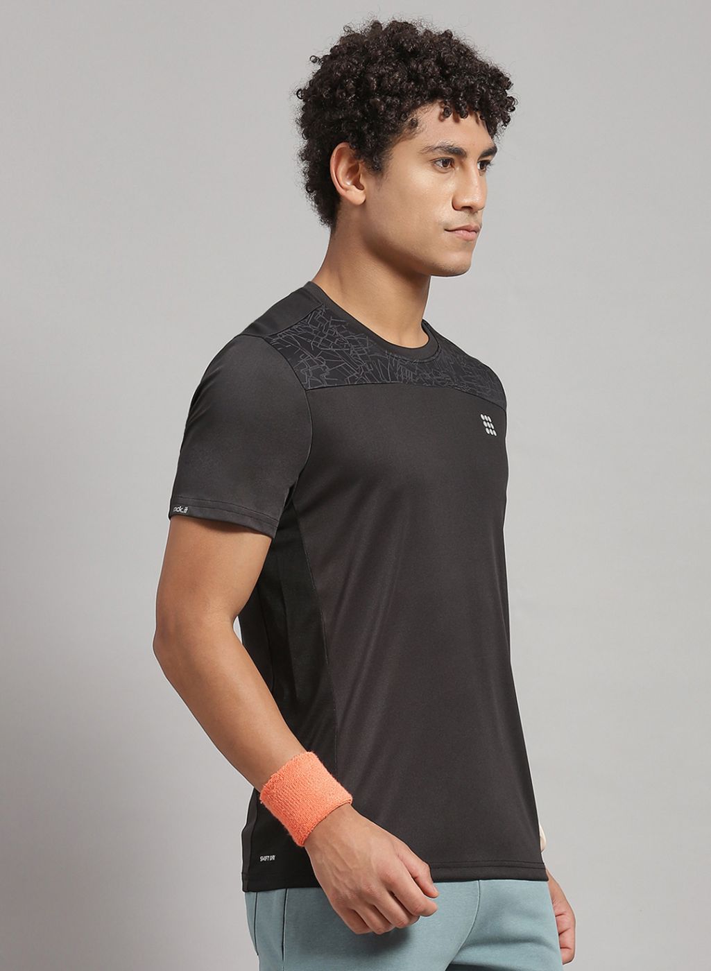 Rock.it Men Black Solid T-Shirt