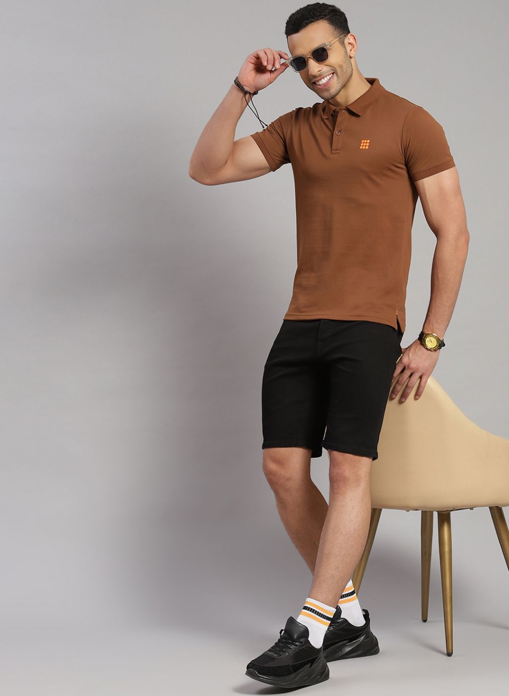 Men Brown Solid T-Shirt