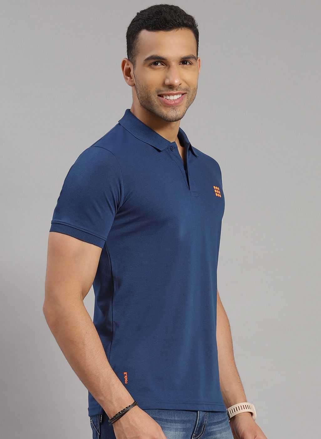 Rock.it Men Blue Solid T-Shirt