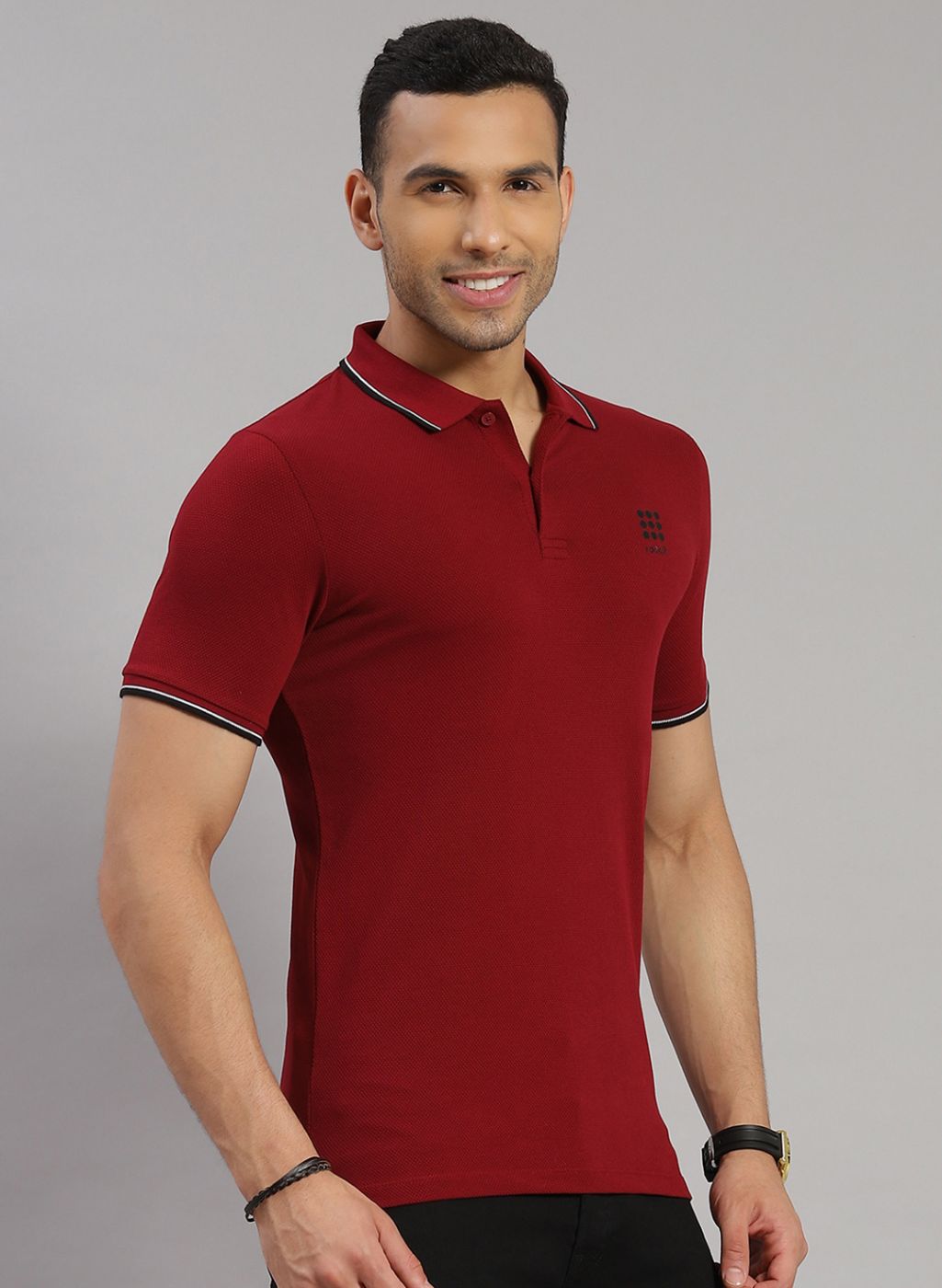Rock.it Men Maroon Solid T-Shirt