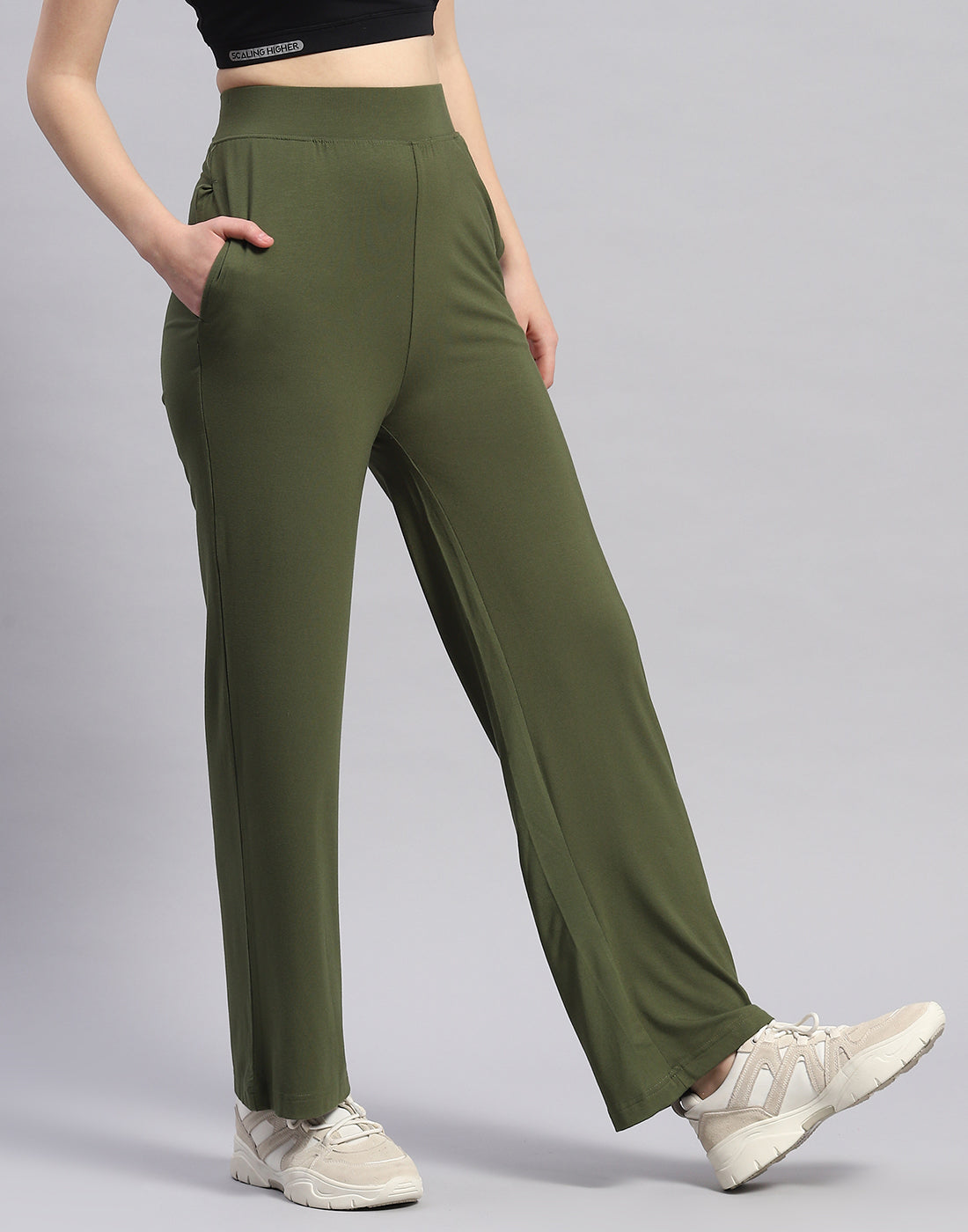 Rock.it Women Olive Solid Regular Fit Yoga Pant