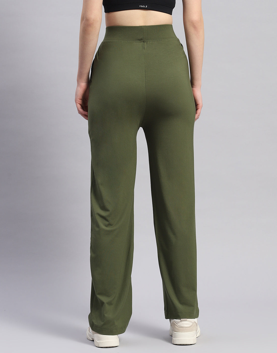 Rock.it Women Olive Solid Regular Fit Yoga Pant