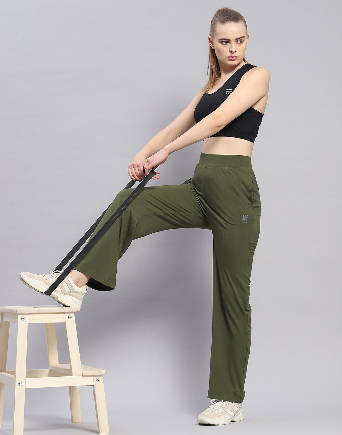 Rock.it Women Olive Solid Regular Fit Yoga Pant