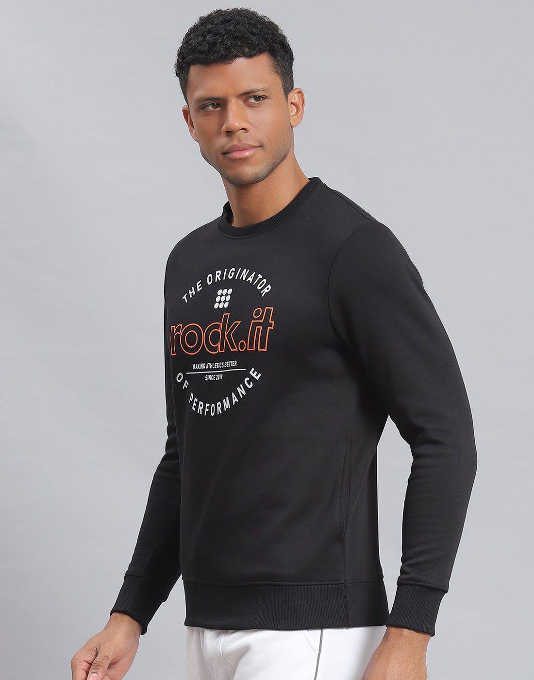 Rock.it Men Black Solid Round Neck Full Sleeve Sweatshirt