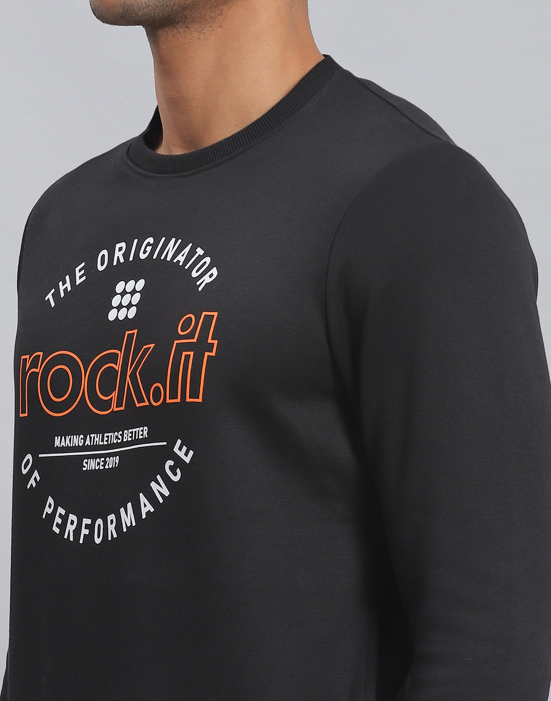 Rock.it Men Black Solid Round Neck Full Sleeve Sweatshirt