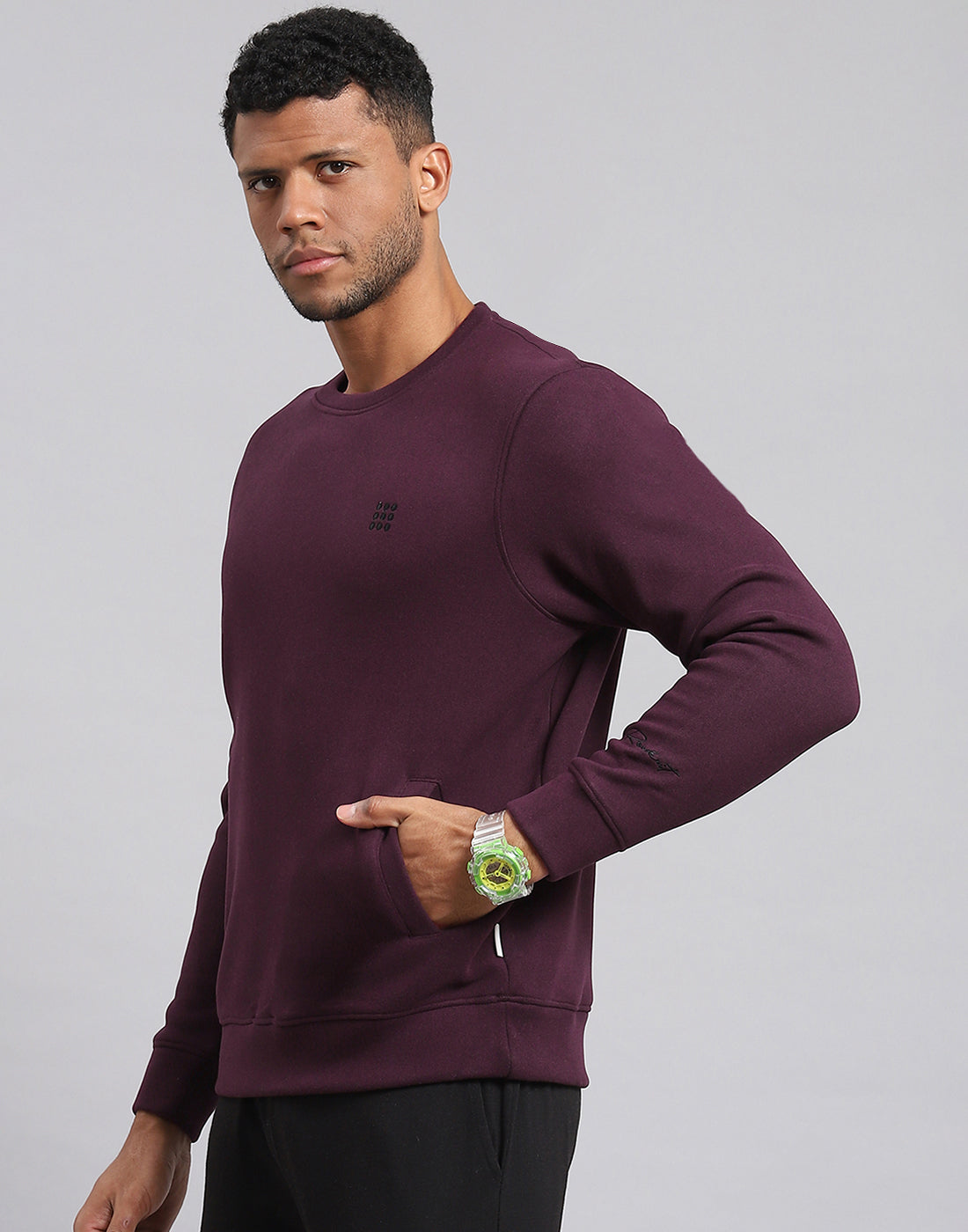 Rock.it Men Maroon Solid Round Neck Full Sleeve Sweatshirt