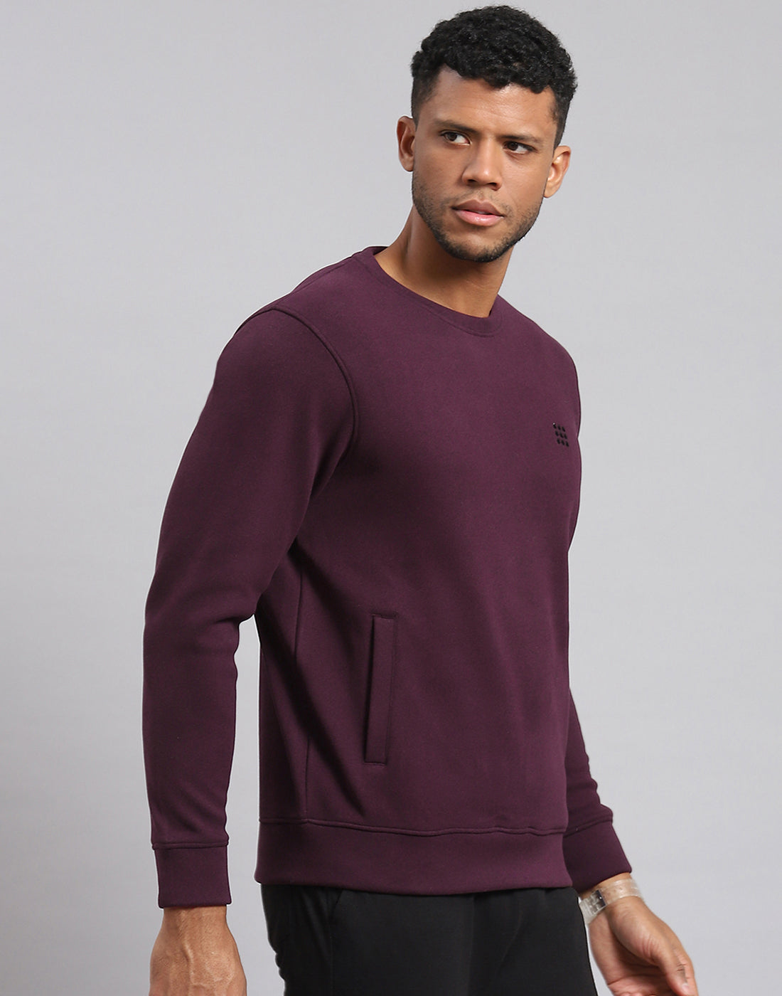 Rock.it Men Maroon Solid Round Neck Full Sleeve Sweatshirt