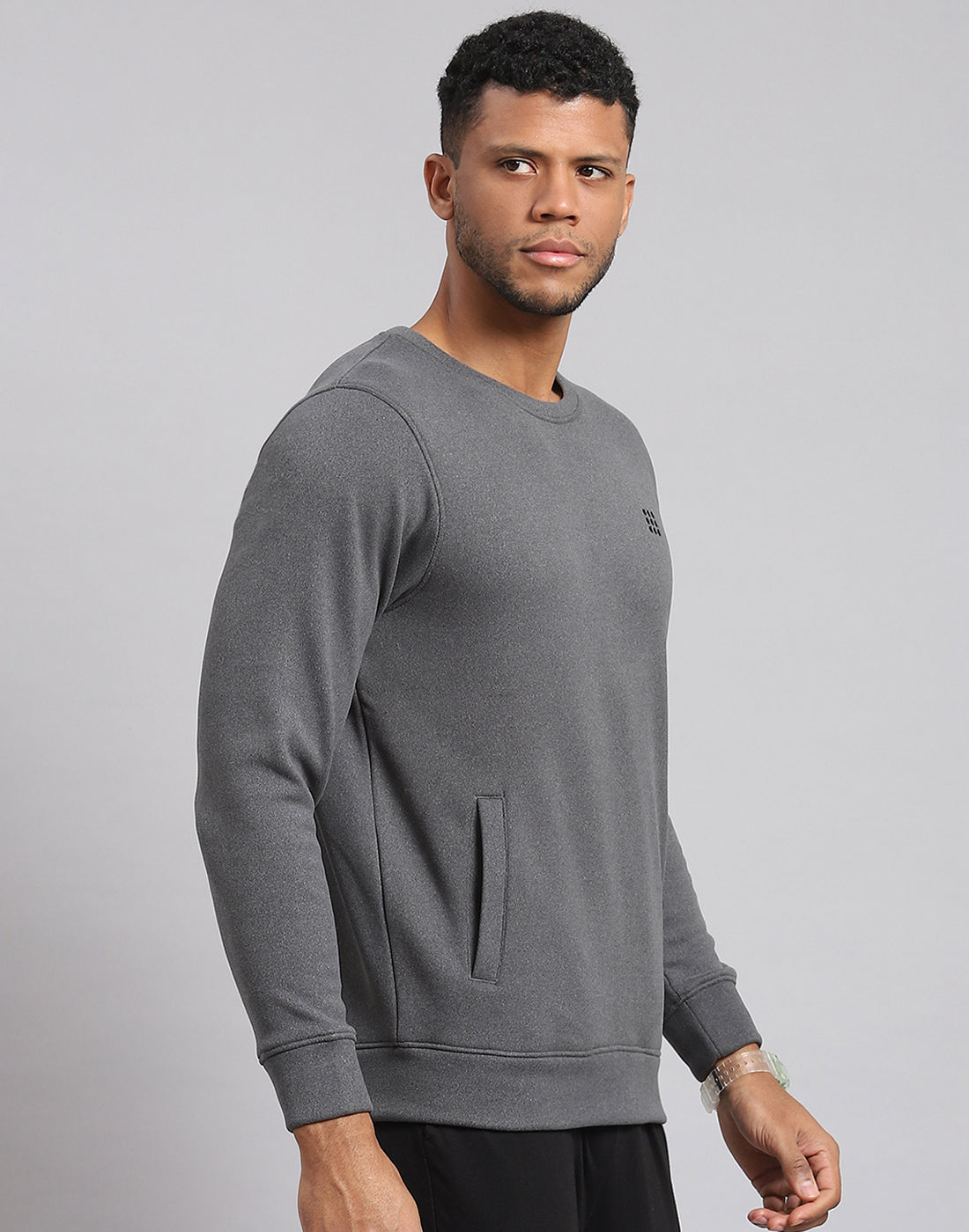Rock.it Men Grey Solid Round Neck Full Sleeve Sweatshirt