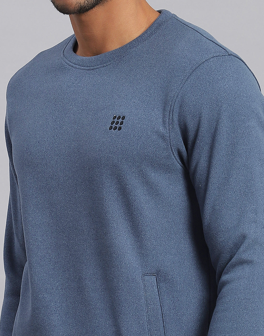 Rock.it Men Blue Solid Round Neck Full Sleeve Sweatshirt