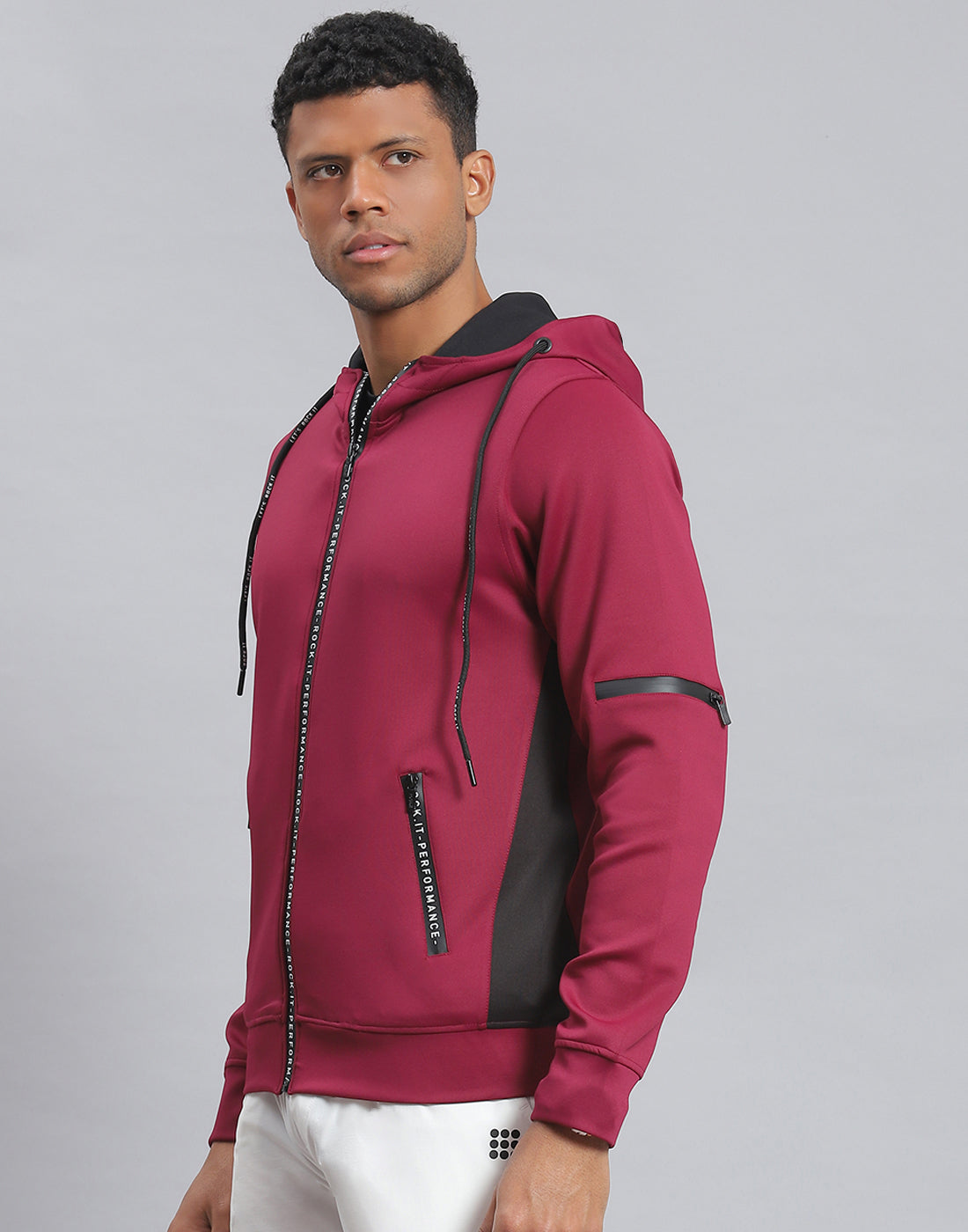 Buy Men Magenta Solid Hooded Full Sleeve Sweatshirt Online in India -  Rock.it