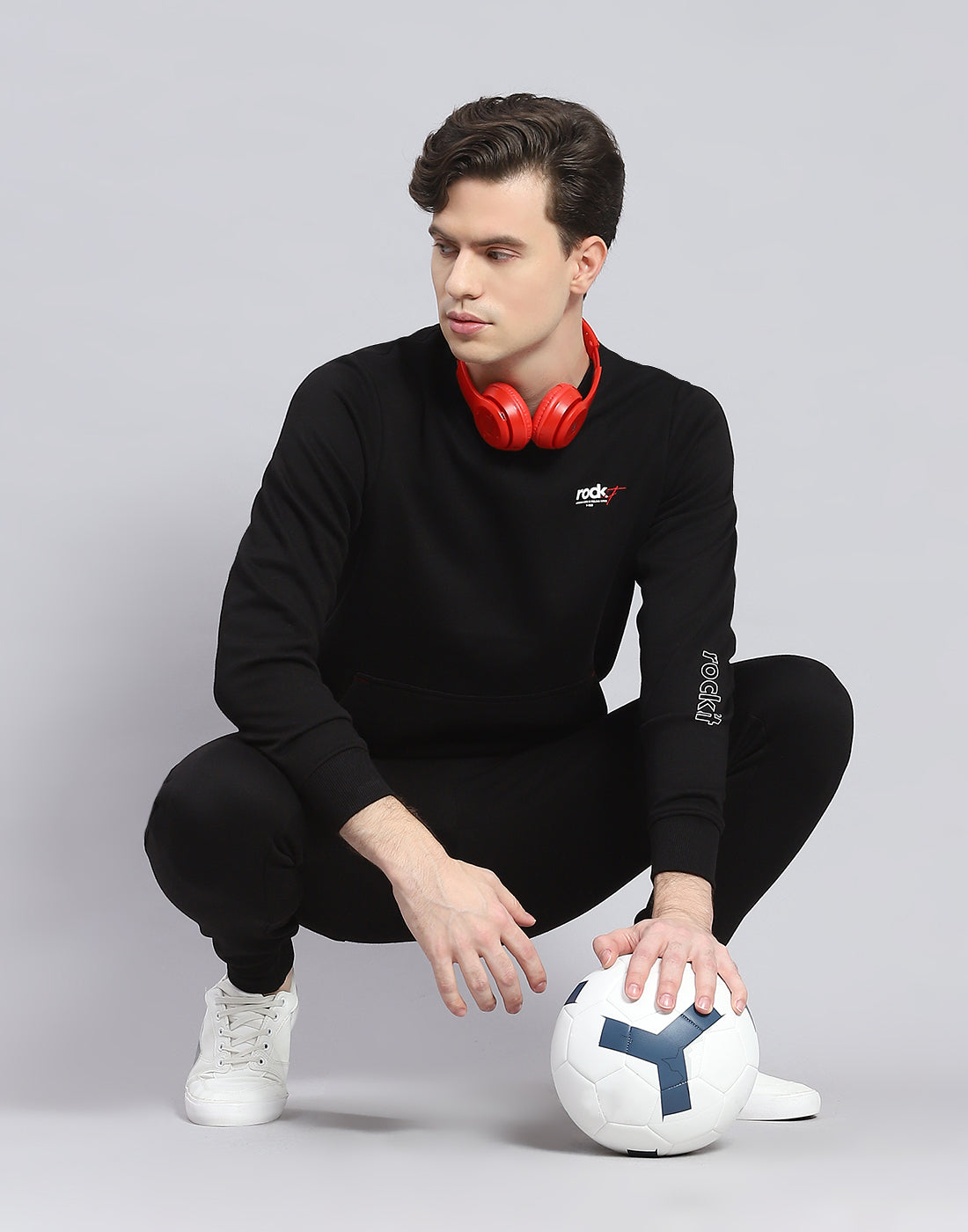 Rock.it Men Black Solid Round Neck Full Sleeve Tracksuit