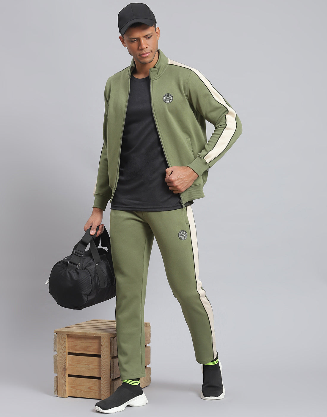 Men Green Solid Stand Collar Full Sleeve Tracksuit