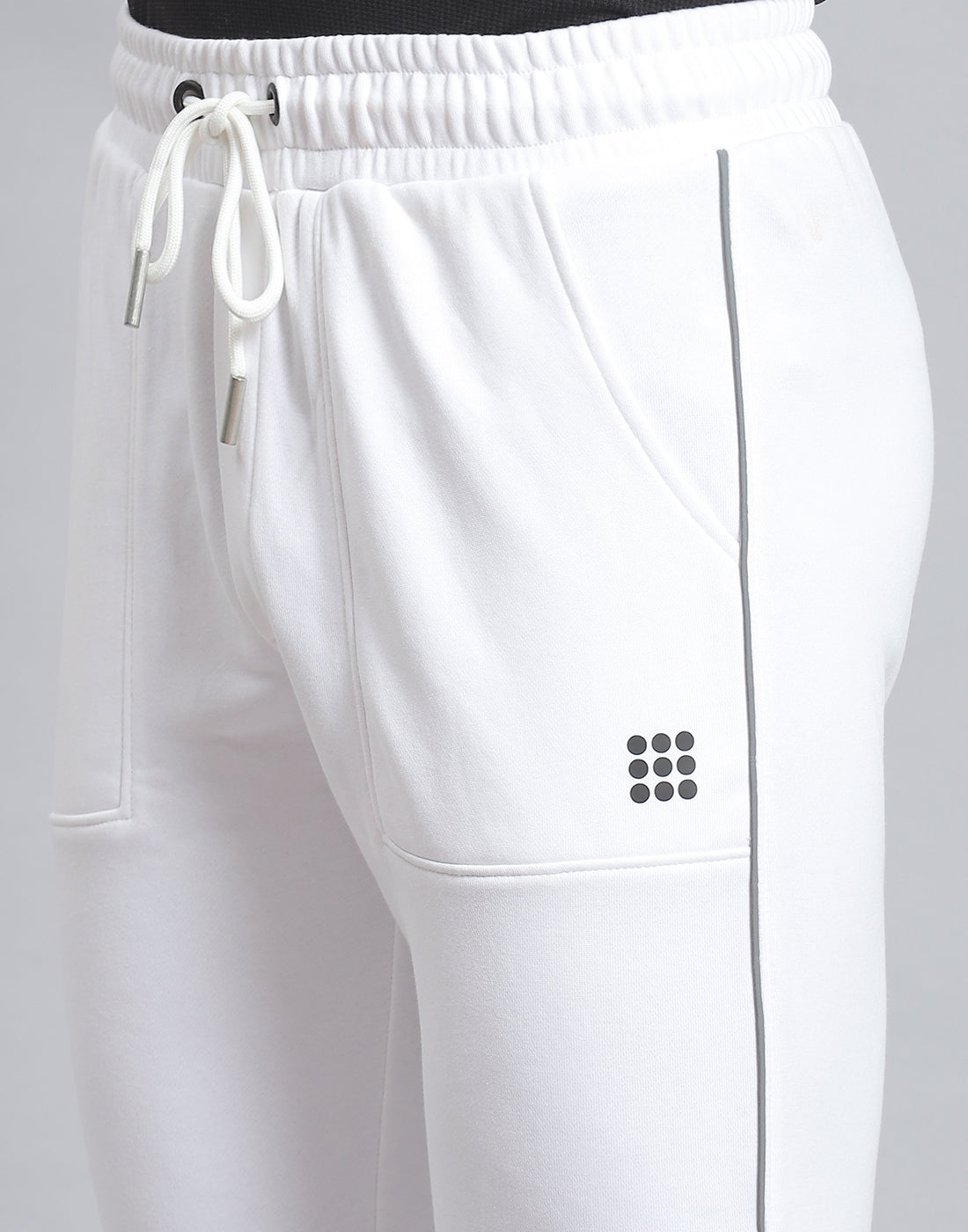 Rock.it Men White Solid Stand Collar Full Sleeve Tracksuit