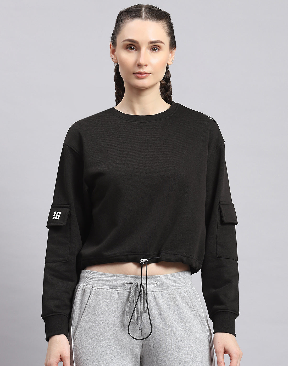 Women Black Solid Round Neck Full Sleeve Sweatshirt