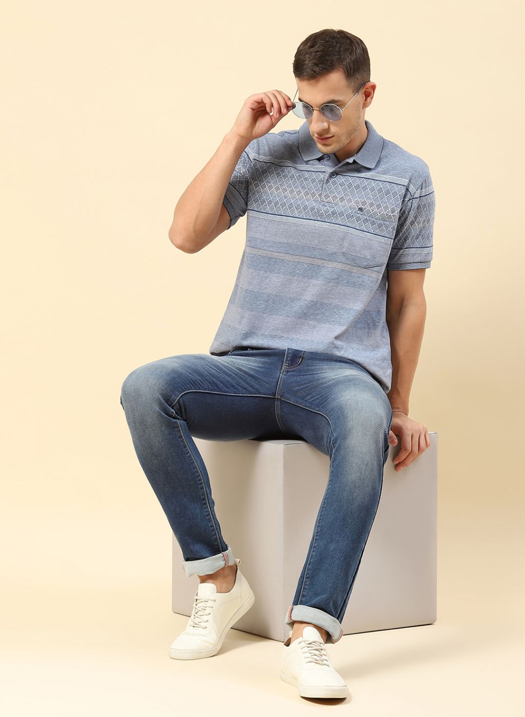 Men Blue Jaquard T-Shirt