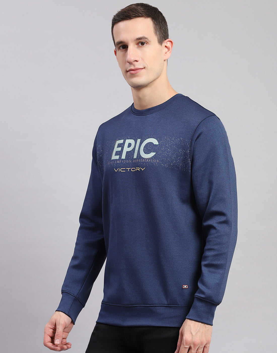 Men Blue Solid Round Neck Full Sleeve Sweatshirts