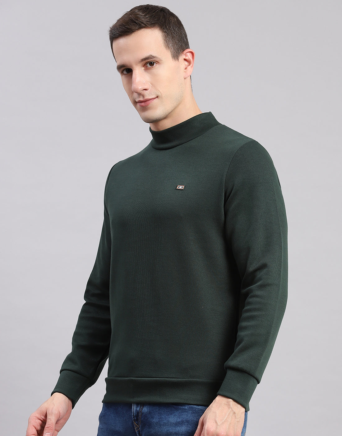 Men Green Solid T Neck Full Sleeve Sweatshirts
