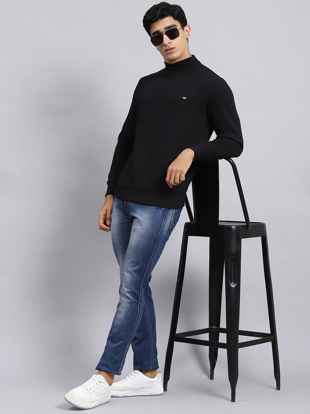 Men Black Plain T-Shirt