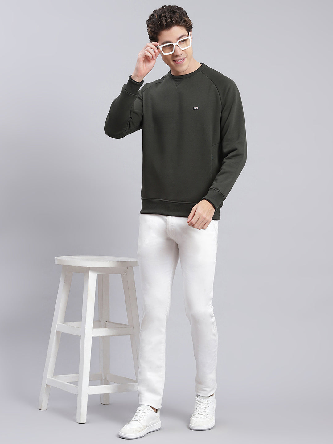 Men Olive Solid Cotton Blend Sweatshirt