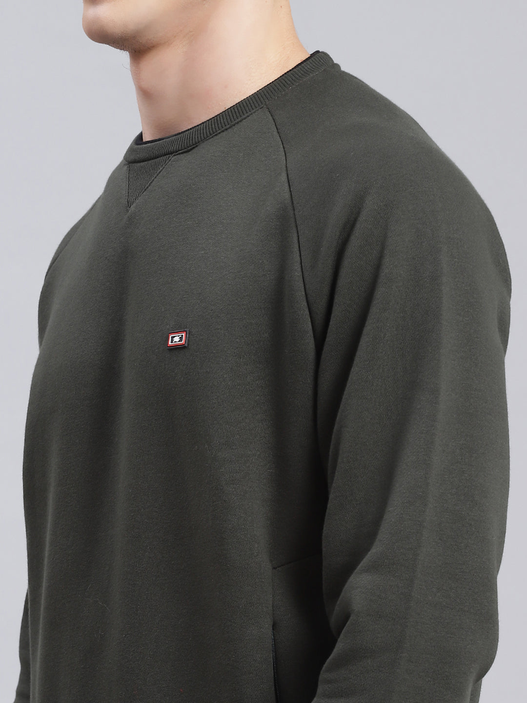 Men Olive Solid Cotton Blend Sweatshirt