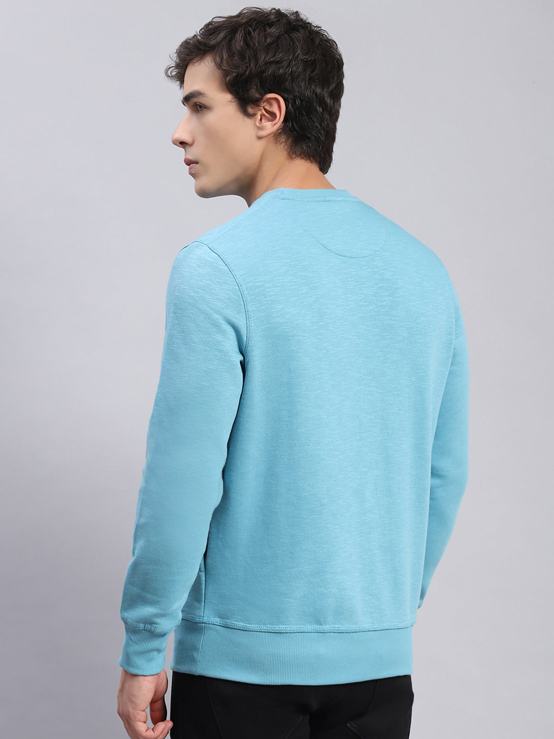 Men Blue Solid Round Neck Full Sleeve Sweatshirts