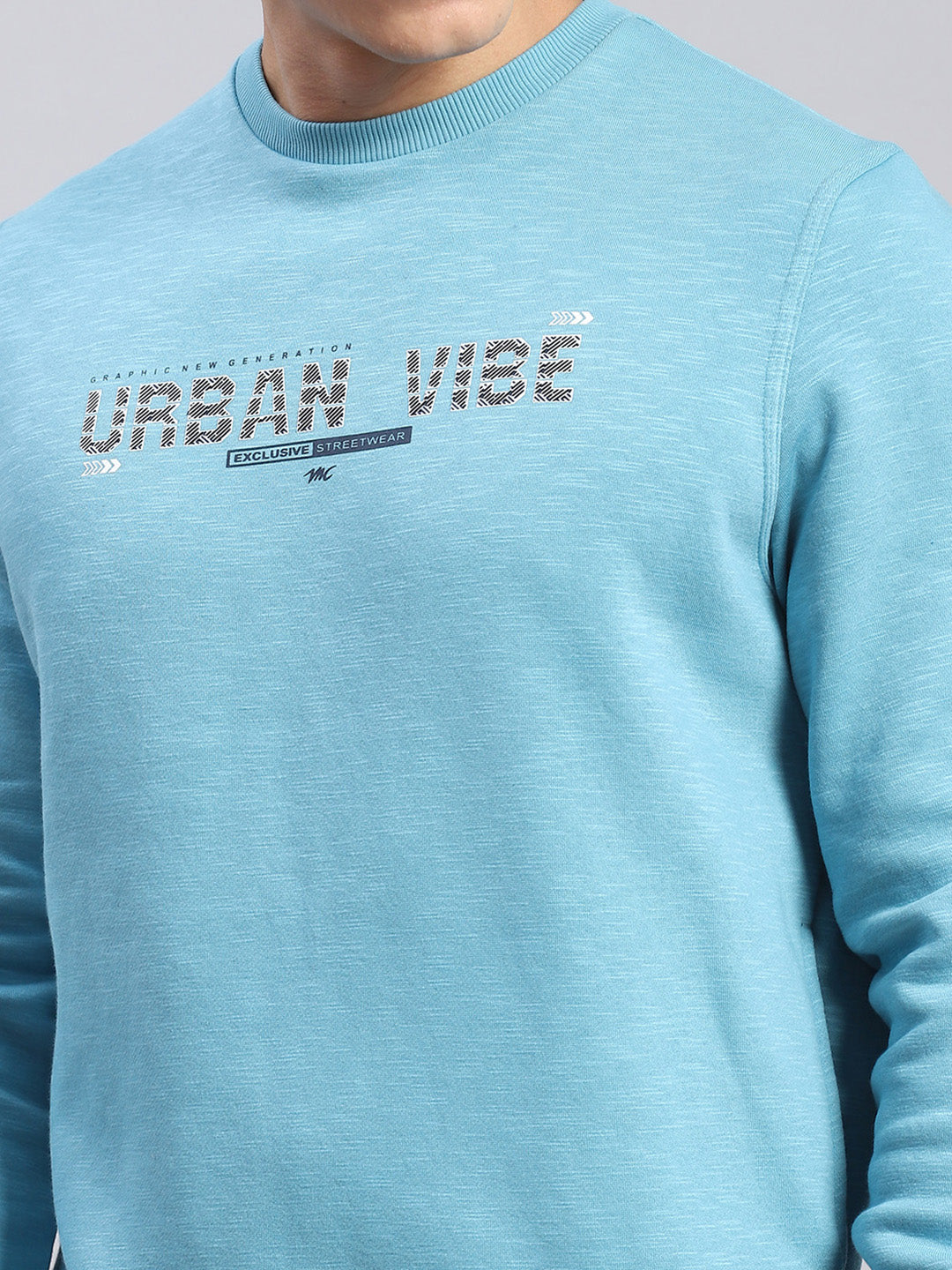 Men Blue Solid Round Neck Full Sleeve Sweatshirts