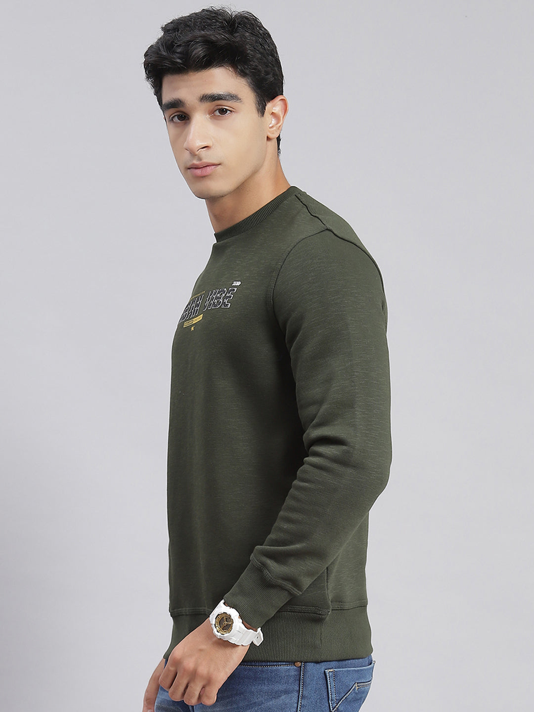 Men Olive Solid Round Neck Full Sleeve Sweatshirts