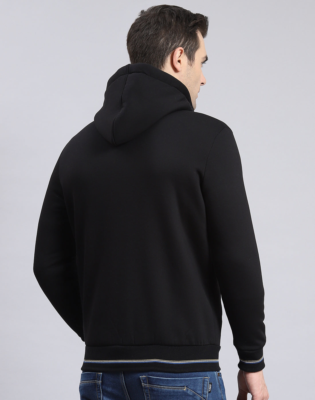 Men Black Solid Hooded Full Sleeve Sweatshirt