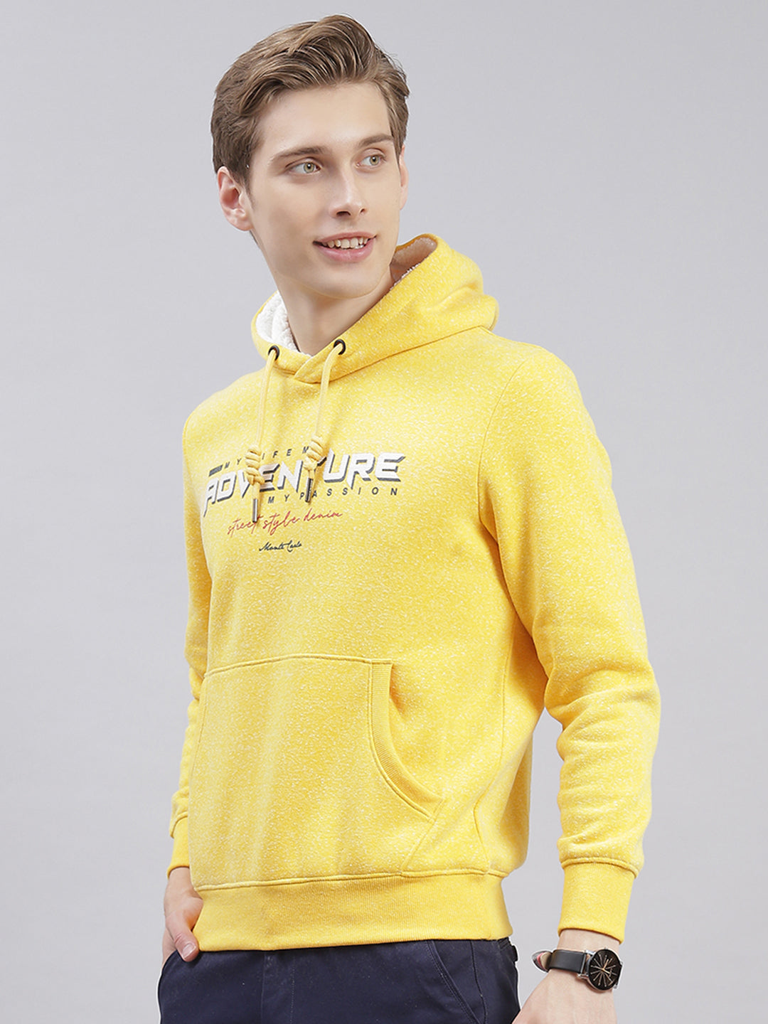 Men Yellow Solid Hooded Full Sleeve Sweatshirts
