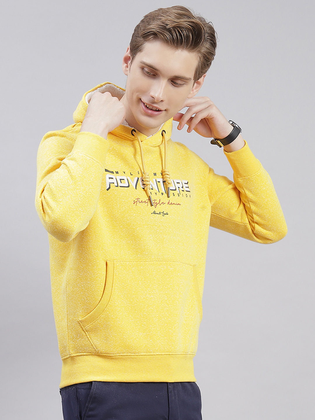 Men Yellow Solid Hooded Full Sleeve Sweatshirts