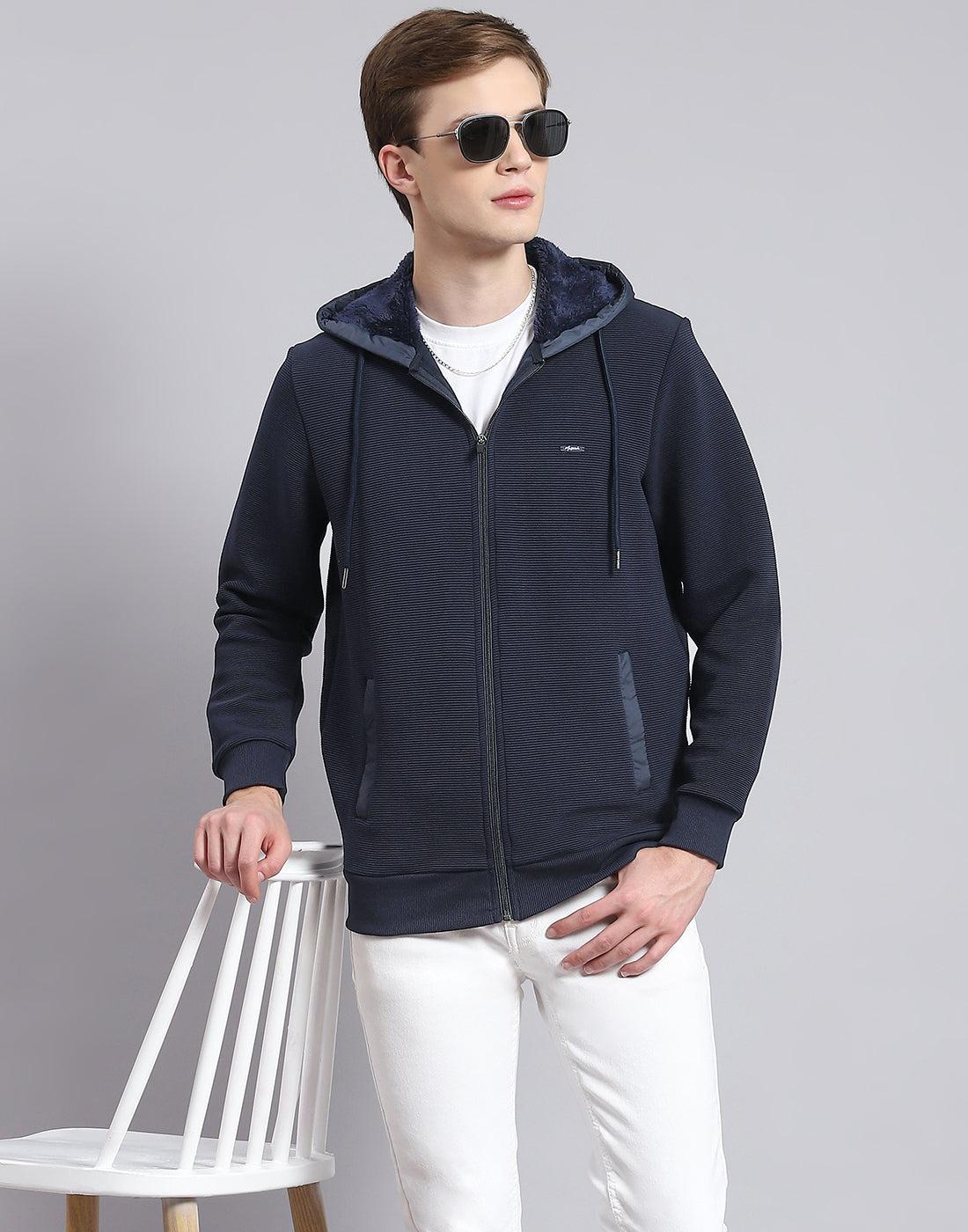 Men Navy Blue Solid Hooded Full Sleeve Sweatshirt