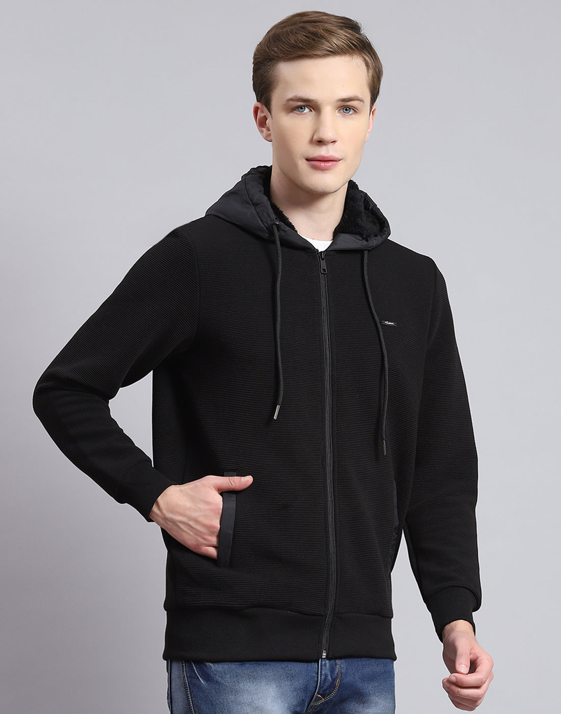 Men Black Solid Hooded Full Sleeve Sweatshirt
