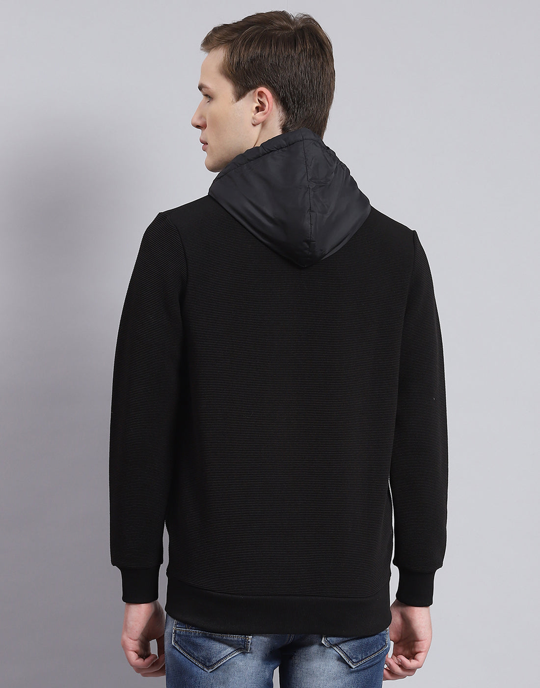 Men Black Solid Hooded Full Sleeve Sweatshirt